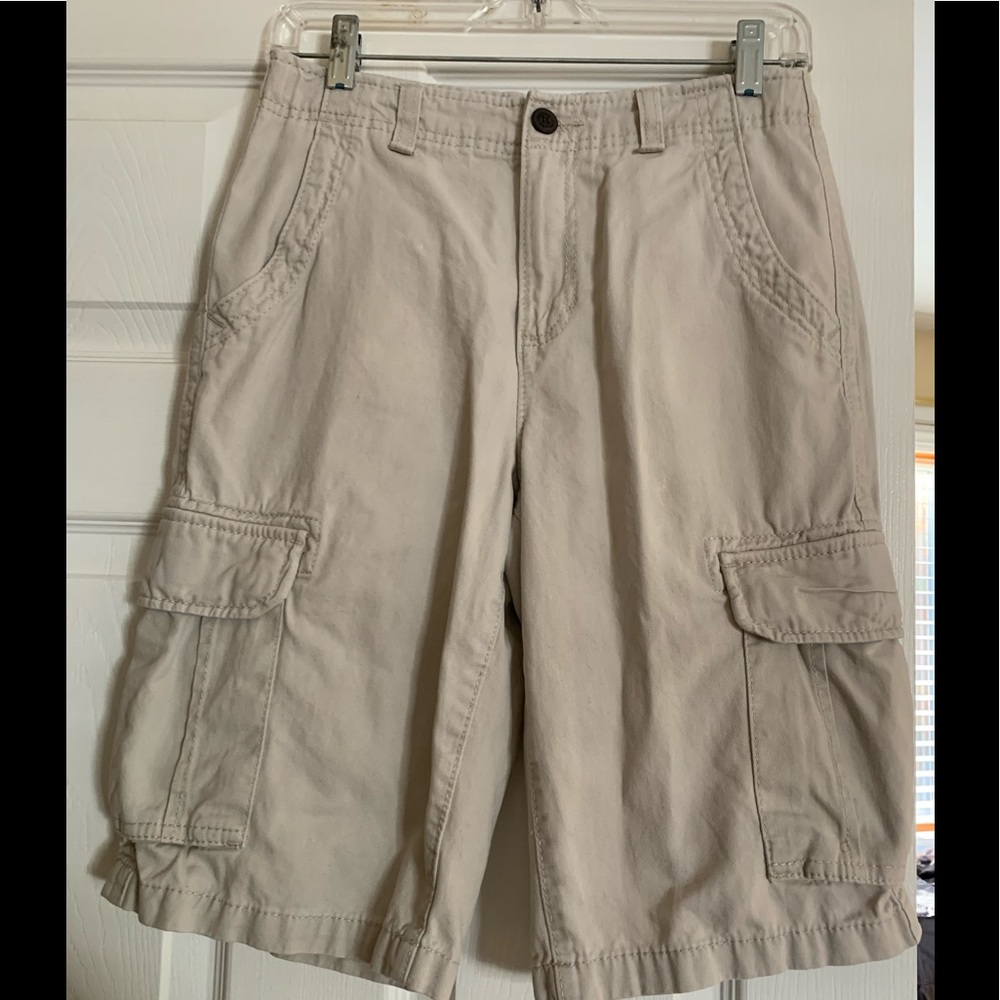 Boy’s beige cargo shorts size 16R